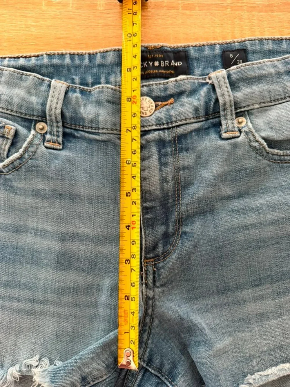 Lucky Brand The Cut Off Denim Shorts Women's Size 6/28 Distressed Raw Hem Stretc